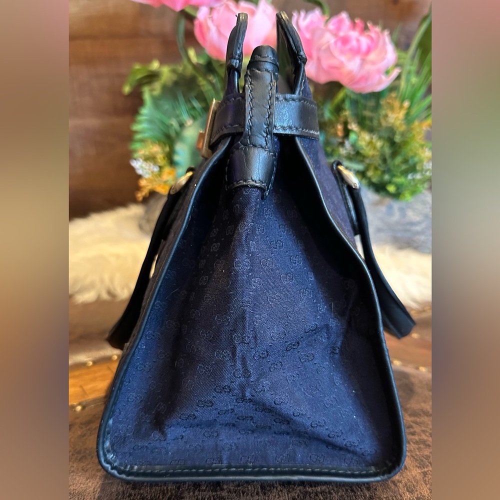 ⛔️SOLD ⛔️Authentic gucci blue navy - Picture 6 of 17